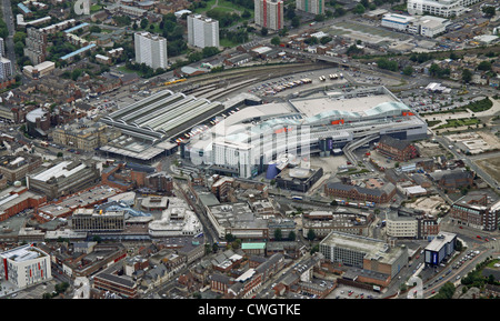 Luftaufnahme von St. Stephens Shopping Centre und Paragon Bahnhof, Hull, East Yorkshire Stockfoto