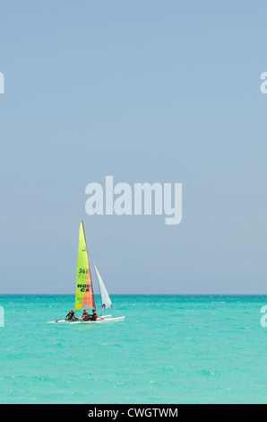 Segelboot Strand Sol Cayo Santa Maria Resort, Cayo Santa Maria, Kuba. Stockfoto