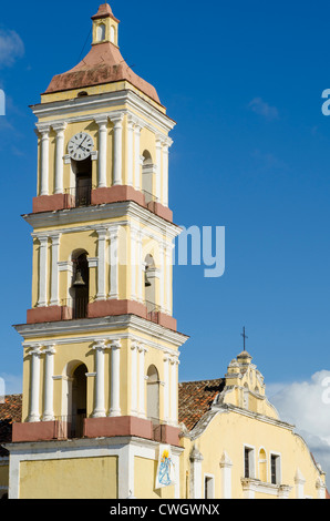 Turm der Kirche Iglesia Mayor de San Juan Bautista in Remedios, Kuba. Stockfoto