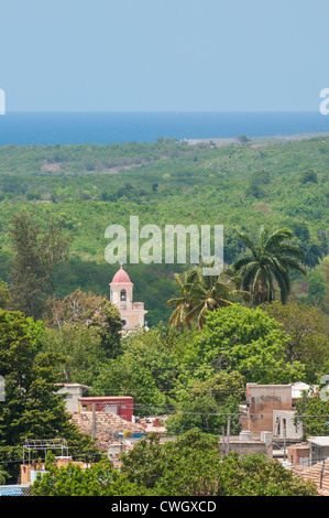 Blick auf Skyline von Trinidad, Kuba, UNESCO-Weltkulturerbe, vom Turm des Palastes Cantero. Stockfoto