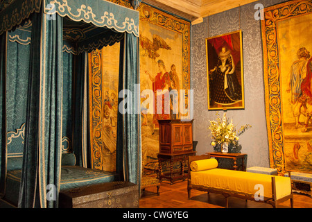 Schlafzimmer von Franz I., und später von Maria Theresia, Ehefrau von König Louis XIV., Chateau de Chambord, Loire Tal, Frankreich Stockfoto