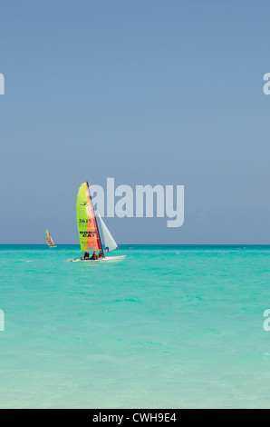 Segelboot Strand Sol Cayo Santa Maria Resort, Cayo Santa Maria, Kuba. Stockfoto