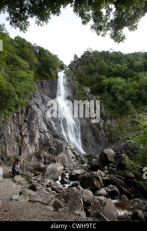 Aber Fälle (Rhaeadr Fawr auf Walisisch) ist ein Wasserfall befindet sich etwa zwei Meilen (3 Kilometer) südlich des Dorfes Abergwyngregyn, Gwynedd Stockfoto