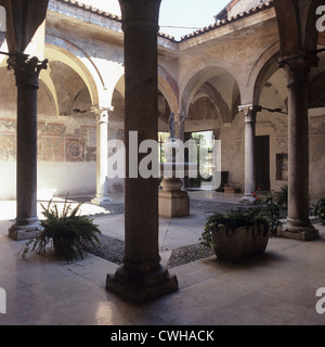 Brescia: Kreuzgang der Kirche von San Francesco Lucini Stockfoto