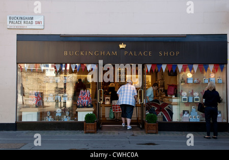 Buckingham Palace-Shop gegenüber Royal Mews in London SW1 Stockfoto