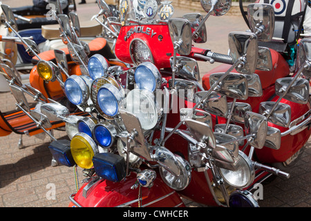 Kundenspezifische klassische Vespa-Roller Stockfoto