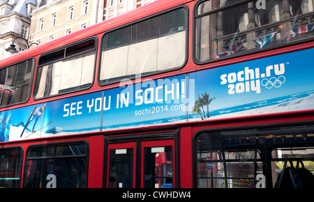 Anzeige für die Olympischen Winterspiele 2014 in Sotschi, Russland auf London-bus Stockfoto