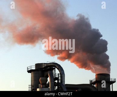 Symbolfoto, Rauchen Schornstein Stockfoto