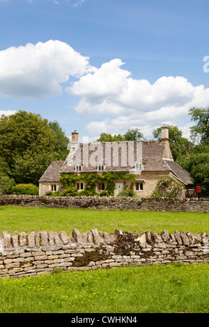 Die Cotswold Dorf Taynton, Oxfordshire, Vereinigtes Königreich Stockfoto