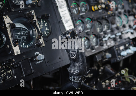 Zyklische Stock in das Cockpit eines Westland Wessex HC2 Stockfoto