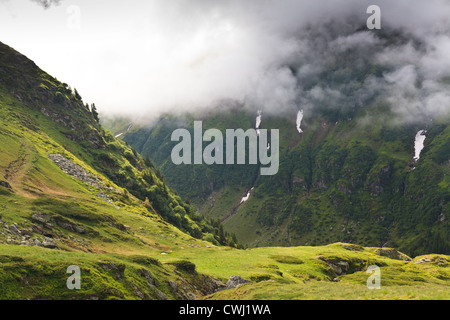 Berge und Wolken Stockfoto