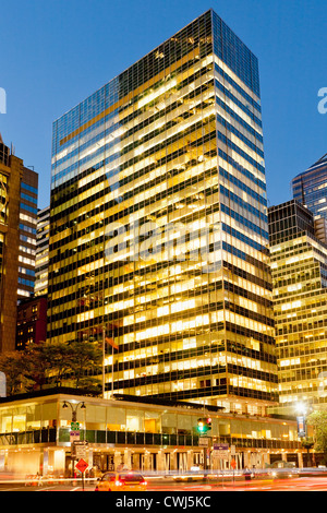 Wegweisende internationale Stil Wolkenkratzer The Lever House Skidmore Owings Merrill, Gordon Bunshaft, New York City Stockfoto