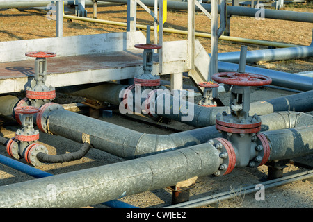 Ventil, Industrie, Rohre, Rohrleitung, Stahl, Öl, Druck, Ausrüstung, Rohr, Metall, Technik, Flansche, Bolzen, Fabrik, Linie, Muttern, Stockfoto