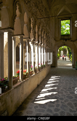 Kreuzgang der Villa Rufolo in Ravello, Amalfiküste, Neapel Riviera, Golf von Neapel, Kampanien, Italien, Europa Stockfoto