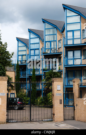 Eine gated Entwicklung von Wohnwohnungen in Bromley, Südlondon. Stockfoto