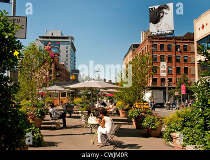 Armani H & M Mode 8th Avenue W 14. Street Meatpacking District Manhattan New York Stadt Vereinigte Staaten von Amerika Stockfoto