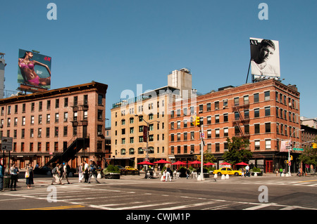 Armani H & M Mode 8th Avenue W 14. Street Meatpacking District Manhattan New York Stadt Vereinigte Staaten von Amerika Stockfoto
