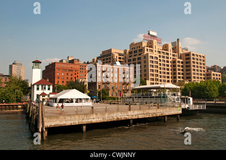 20er Jahre Löschboot Haus auf Fulton Ferry landing Brooklyn Heights East River New York City USA Stockfoto