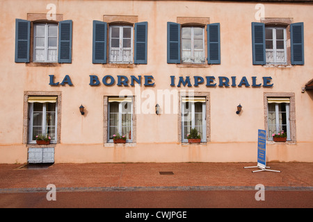 La Borne Imperiale Restaurant und Hotel in Saulieu, Frankreich. Stockfoto