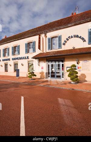 La Borne Imperiale Restaurant und Hotel in Saulieu, Frankreich. Stockfoto