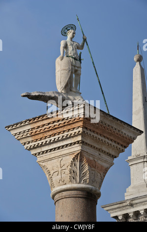 St. Theodore auf der westlichen Spalte, Venedig, Italien. Stockfoto