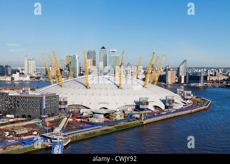 England, London, O2 Arena und Docklands Skyline Stockfoto