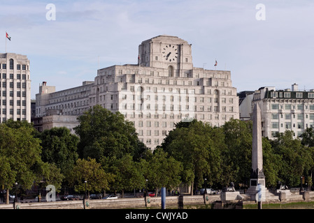 Shell Mex House am 80 Strand, London, einem Wahrzeichen-Art Deco-Gebäude mit einem London der größte Uhren Stockfoto