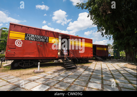 Güterwagen an die revolutionäre Monumento a La Toma del Tren Blindado (Armored Train Denkmal), Santa Clara, Kuba zu trainieren. Stockfoto