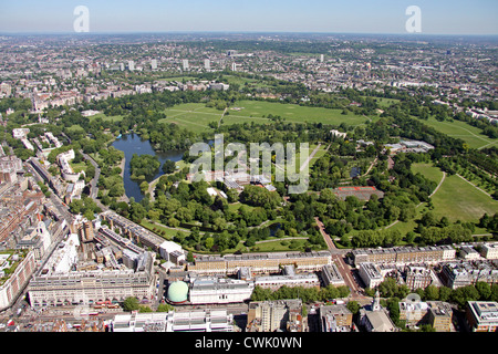 Luftaufnahme des Regents Park London Marylebone Road im Vordergrund Stockfoto