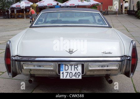 Weißen Cadillac V8 DeVille von 1972 Stockfoto