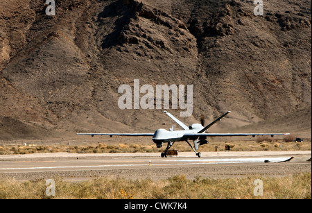 Ein MQ-9 Reaper bereitet, 28. Februar 2008 von Creech Air Force Base, Nevada zu starten. Die Schnitter kam im März 2007 an der Basis. Stockfoto