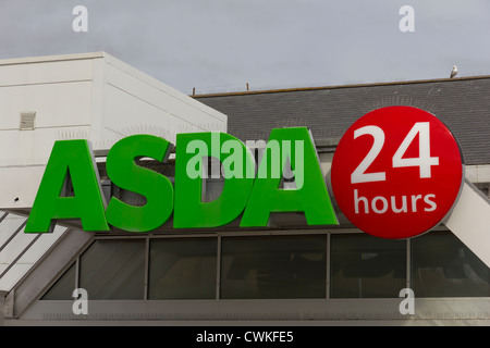 ASDA 24 Stunden speichern Zeichen für den Brighton Marina-Shop. Stockfoto