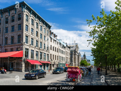 Zeigen Sie nach unten Place Jacques Cartier, Vieux Montreal (Old Town), Montreal, Quebec, Kanada an Stockfoto