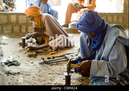 Touareg Silberschmiede ("Forgeron") in Timbuktu, Mali, Westafrika Stockfoto