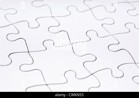 Jigsaw Puzzle in weiß in flachen Fokus Stockfoto