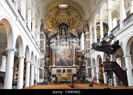 Inneren Hauptschiff der Kathedrale unserer lieben Frau, die flämische Region, Belgien, Provinz Antwerpen, Antwerpen Stockfoto