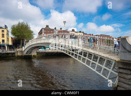 Ha'penny Brücke über den Fluss Liffey, Dublin, Irland. Stockfoto