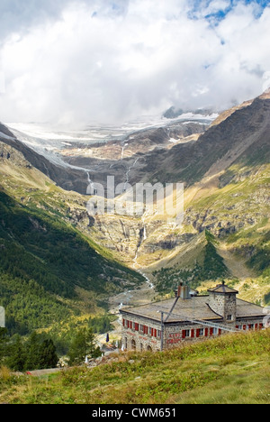 Alp Grüm Bahnhof und Palü Gletscher, Schweiz Stockfoto