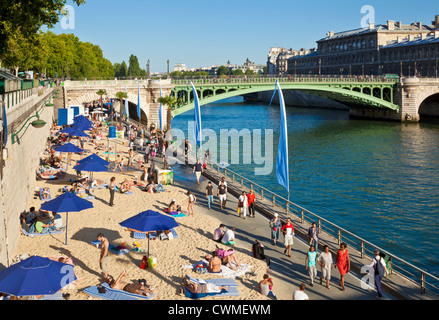 Paris Plage oder Paris Strand an der Seite des Flusses Seine Paris Frankreich EU Europa Stockfoto