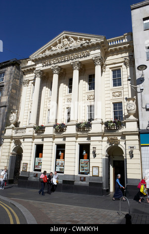 Das Caledonian Pub früher eine Filiale der Bank of Scotland Hautpstraße Inverness Highland Schottland, Vereinigtes Königreich Stockfoto