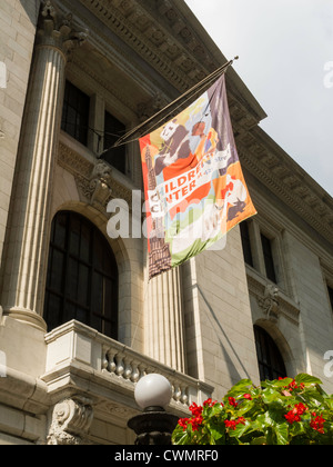 Kinder Center Banner, New York Public Library, 42nd Street, NYC Stockfoto