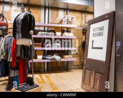 Urban Outfitters Store auf der Fifth Avenue, New York Stockfoto