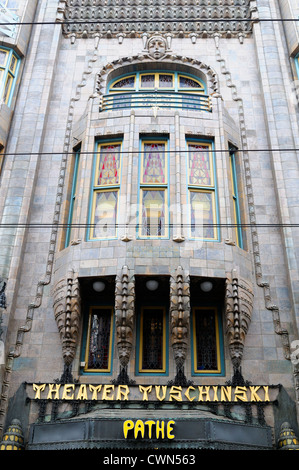 Tuschinski Theater Pathe Kinos Kino Fassade Reguliersbreestraat Amsterdam Art Deco Architekturgebäude Stockfoto