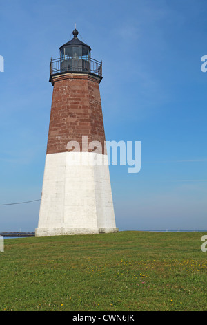 Point Judith Light in der Nähe von Narragansett, Rhode Island, New England, USA, vertikal Stockfoto