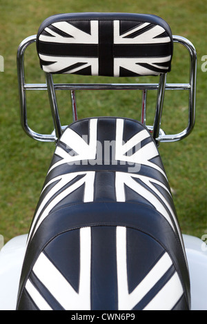 Klassischen Lambretta Scooter mit Union Jack-Sitz und Rückenlehne Stockfoto