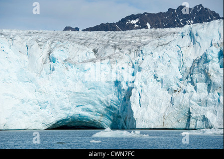 Gletscher-Höhle, Lilliehoek Gletscher, Arktis, Spitzbergen, Svalbard Stockfoto