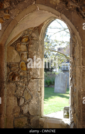 St Mildred Veranda Kirchenfenster, Tenterden, Kent Stockfoto