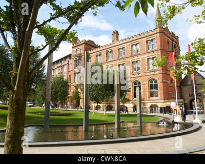 Chetham es School of Music bei Brunnen in Manchester UK Stockfoto