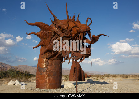 Schlange-Skulptur befindet sich in Borrego Springs CA Stockfoto