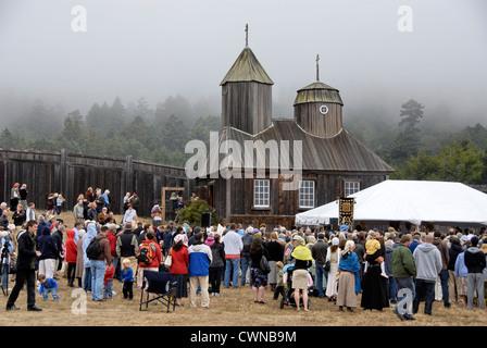 Russische orthodoxe Kirche Bicentennial Feier am Fort Ross State Historic Park in Kalifornien. Kapelle der Heiligen Dreifaltigkeit. Stockfoto